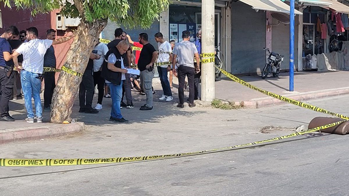Adana'da çifte tabancayla infazın yaşandığı caddede 16 yaşında bir genç vuruldu: İntikam almaya devam edeceğiz