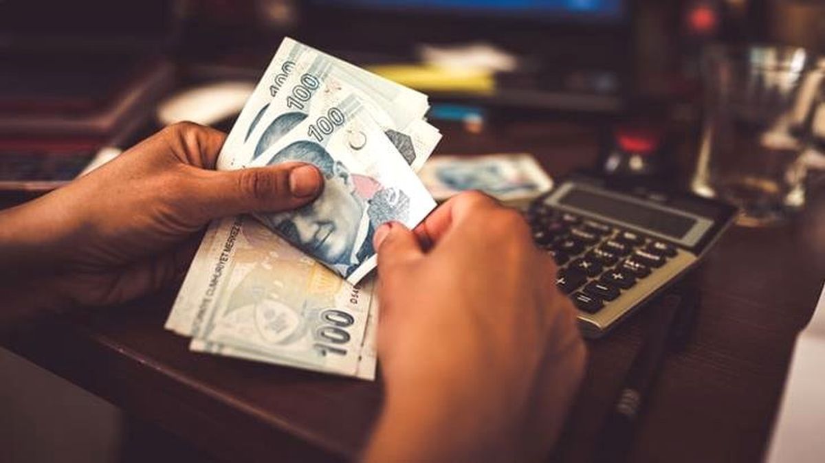 Memur ve memur emeklilerinin zam kararı Resmi Gazete'de