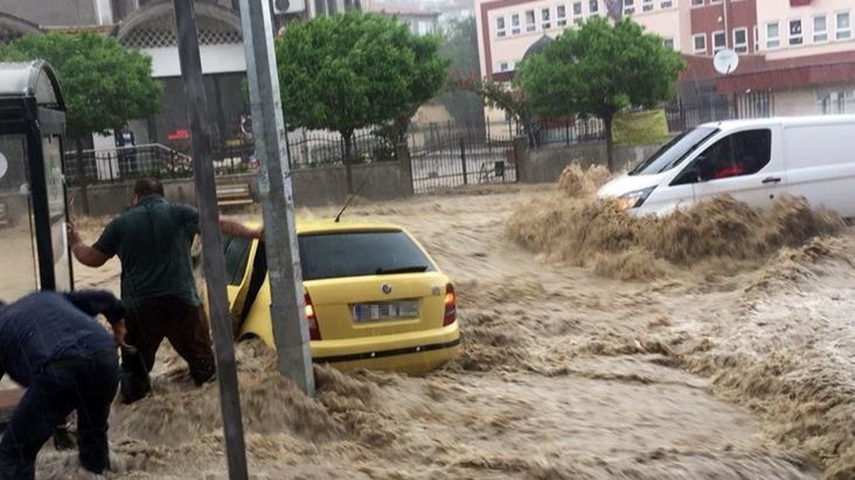 Meteoroloji'den 10 ile turuncu ve sarı uyarı! Sel ve su baskınları bekleniyor