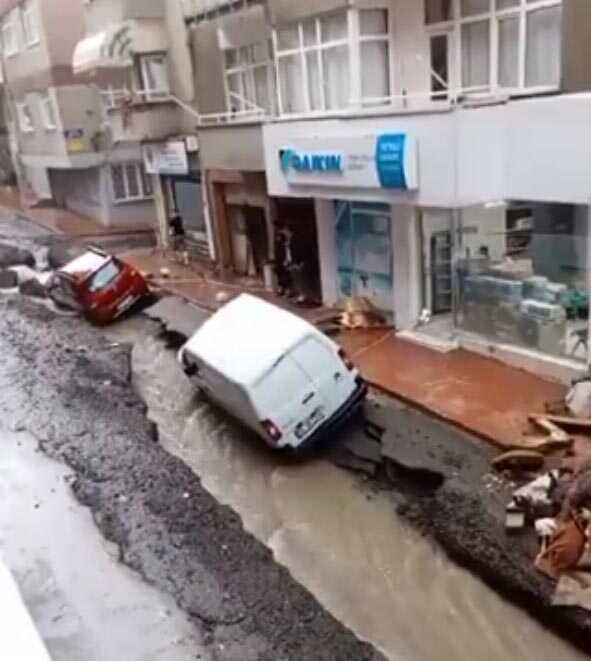Samsun'da şiddetli yağışlar sonucu sel felaketi yaşandı