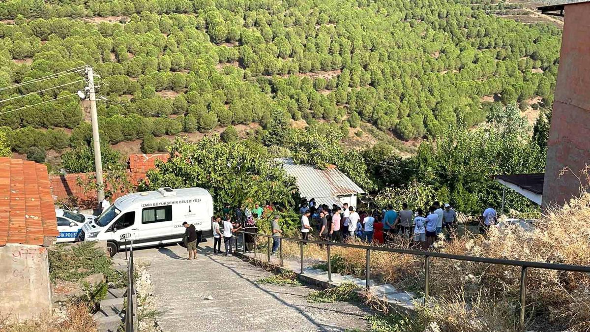 İzmir'de motosiklet kazası: Sürücü hayatını kaybetti
