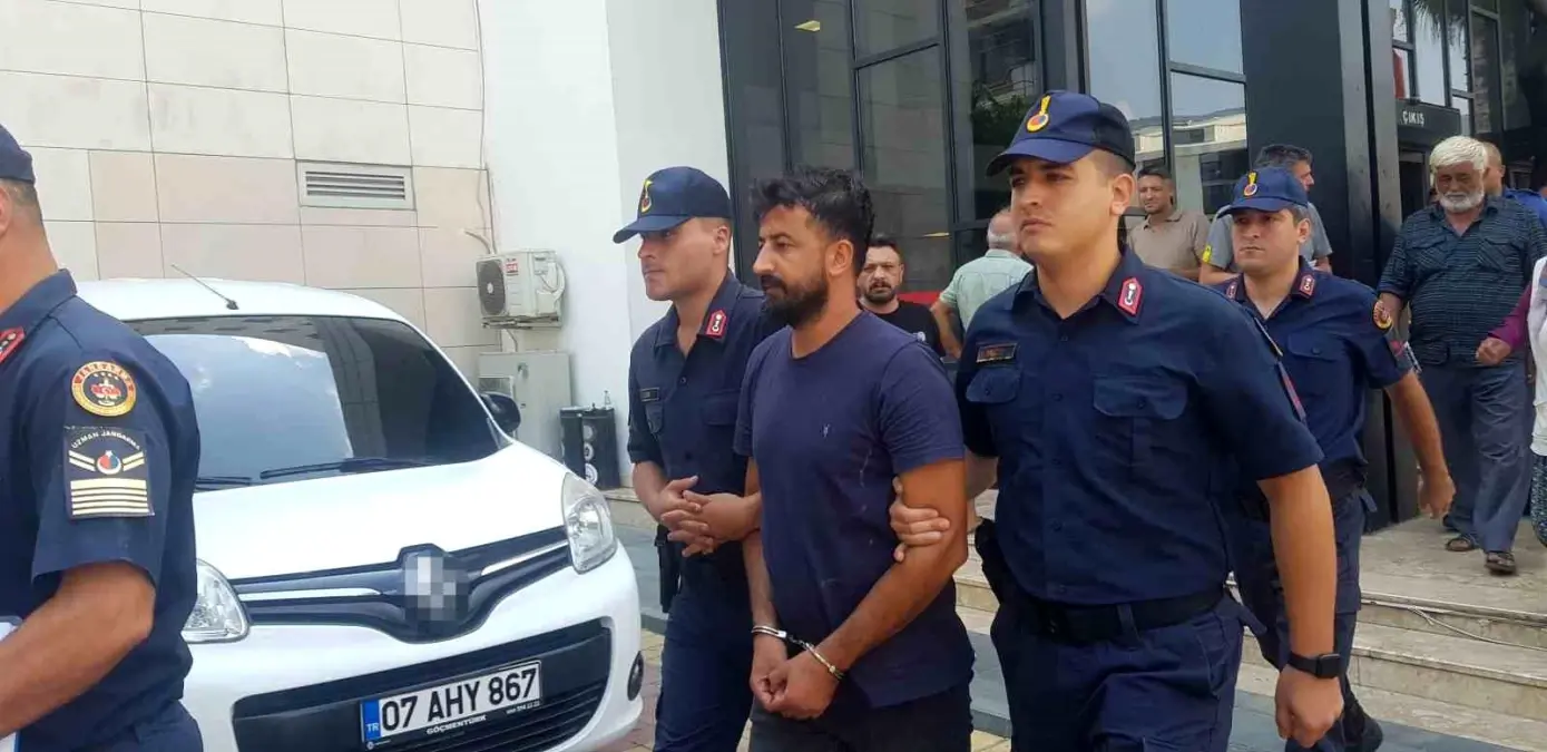 Alanya'da turistleri taşıyan safari aracıyla otomobil çarpıştı: 3 turist öldü, 15 kişi yaralandı