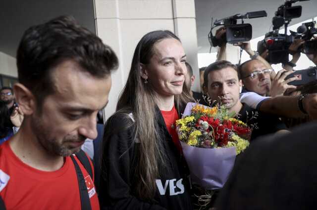 Avrupa Şampiyonu A Milli Kadın Voleybol Takımı yurda döndü Avrupa Şampiyonu A Milli Kadın Voleybol Takımı yurda döndü