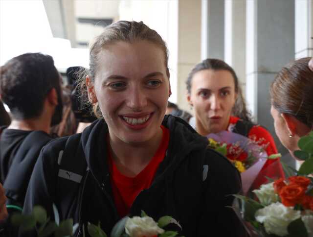 Avrupa Şampiyonu A Milli Kadın Voleybol Takımı yurda döndü Avrupa Şampiyonu A Milli Kadın Voleybol Takımı yurda döndü