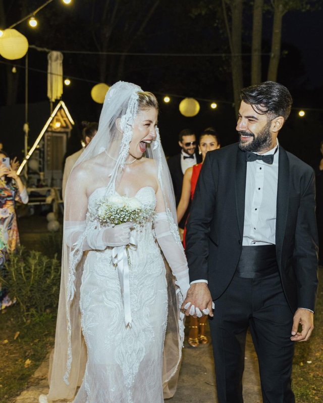 Başarılı oyuncu Rüzgar Aksoy evlendi - Haber Sitesi