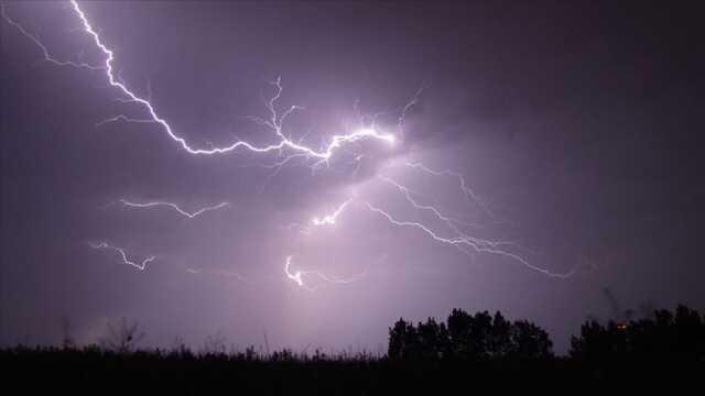 Hindistan'ın Odisha eyaletine 2 saatte 61 bin yıldırım düştü: 12 ölü, 14 yaralı