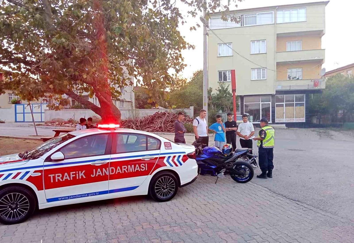 Kocaeli'de Trafik Denetimleri: 90 Bin 418 Araç Kontrol Edildi