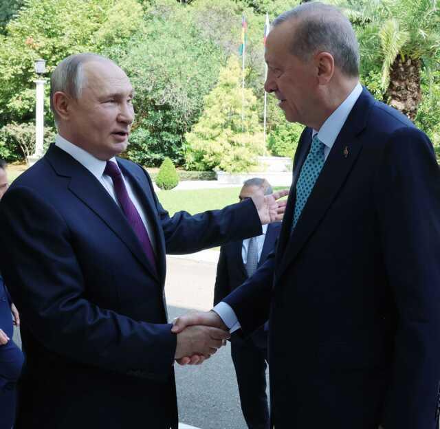 Kremlin'den Erdoğan-Putin zirvesiyle ilgili ilk açıklama: Görüşmelerin ilk kısmı yapıcı Kremlin'den Erdoğan-Putin zirvesiyle ilgili ilk açıklama: Görüşmelerin ilk kısmı yapıcı