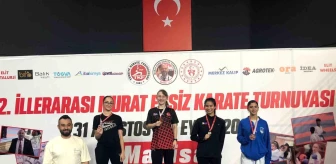 Manisa Büyükşehir Belediyesi Karate Takımı 11 madalya kazandı
