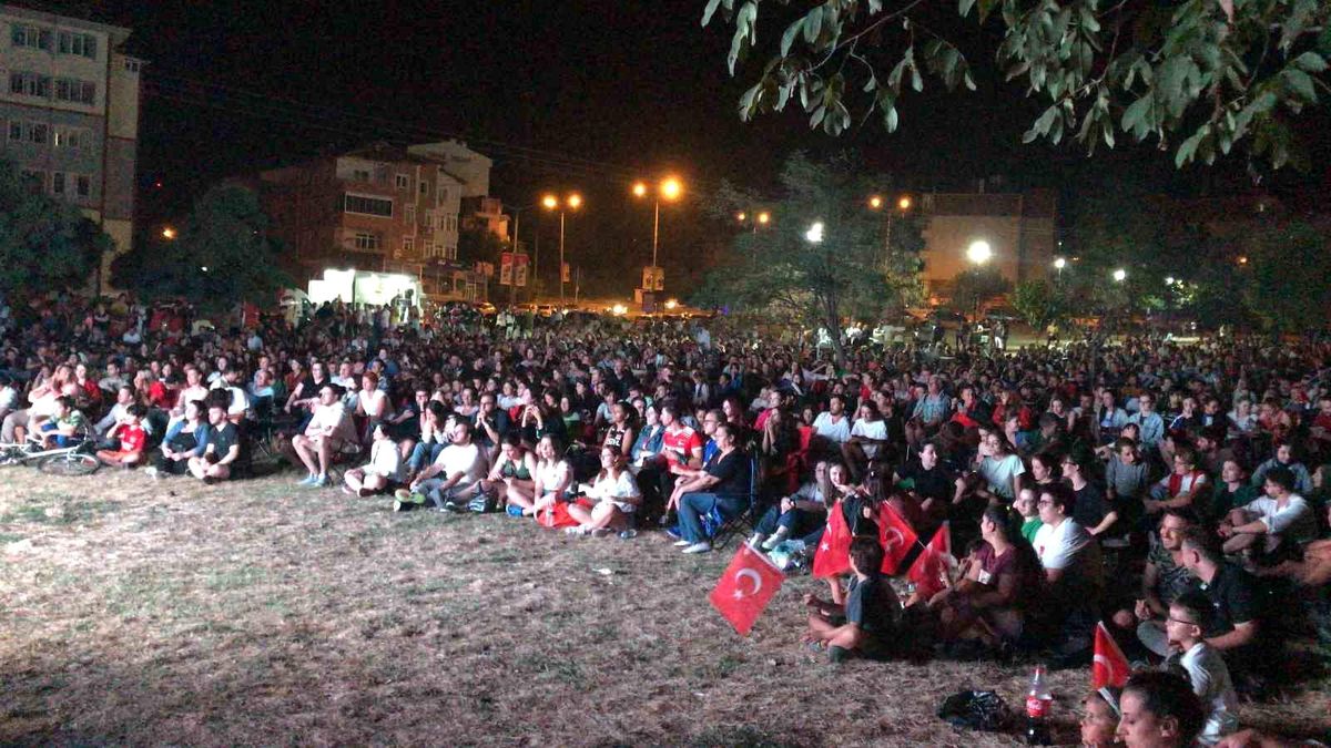 Millilerin, Avrupa şampiyonluğu Edirne'de coşkuyla kutlandı