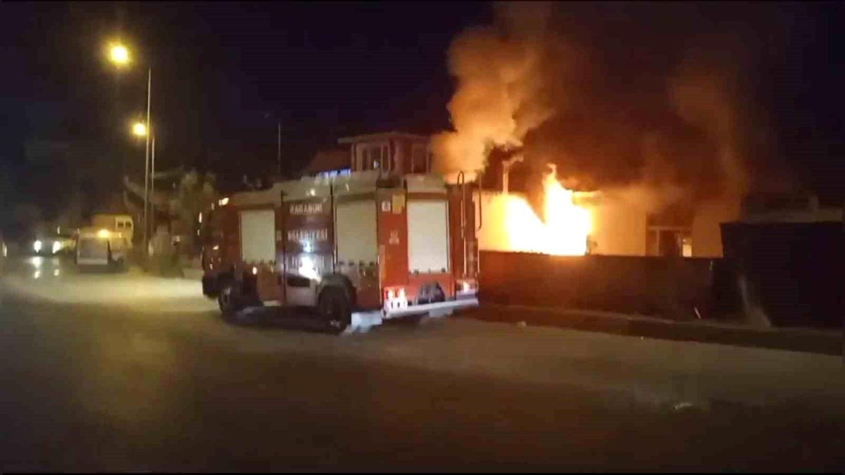 Karabük'te müstakil ev yangını itfaiye ekipleri tarafından söndürüldü