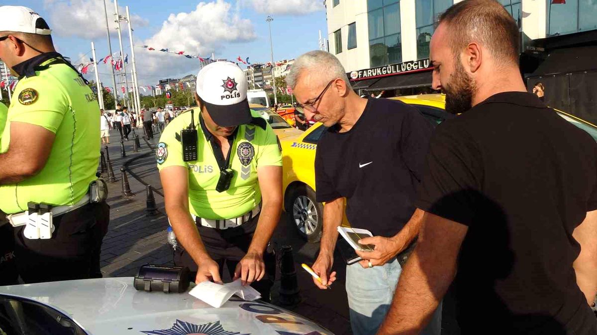 Taksim'de Ticari Taksi Denetimi