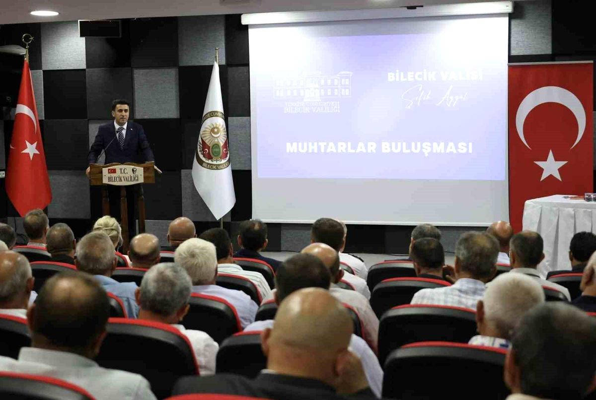 Bilecik Valisi Şefik Aygöl, mahalle ve köy muhtarlarıyla bir araya geldi