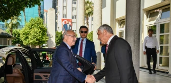 Adana Valisi Yavuz Selim Köşger, Adana Büyükşehir Belediye Başkanı Zeydan Karalar'ı ziyaret etti