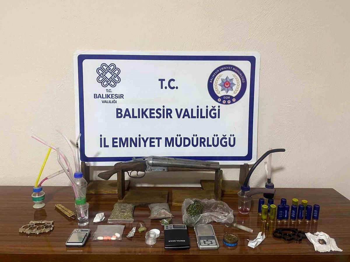 Balıkesir'de yapılan operasyonda 11 kişi tutuklandı