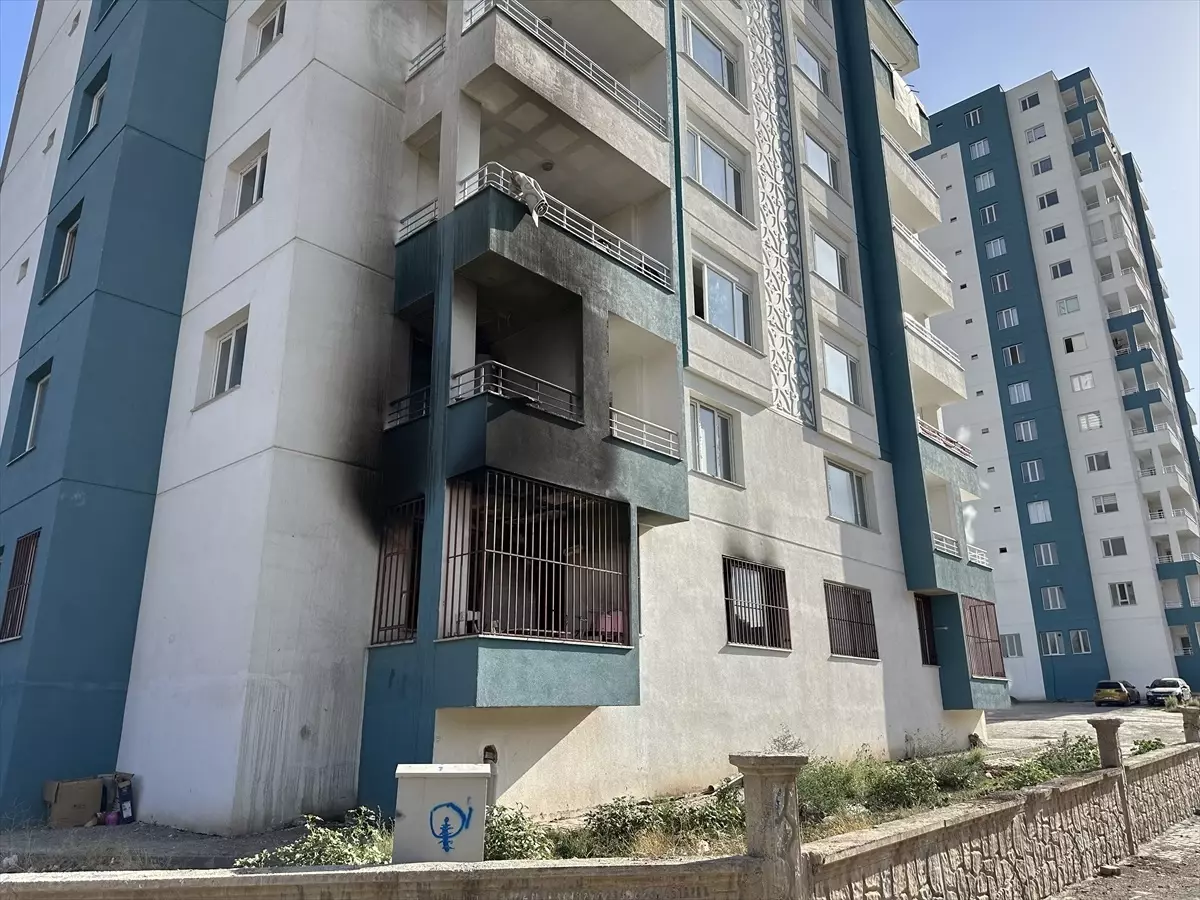 Diyarbakır'da Boşanma Aşamasındaki Eşini Darbedip Evini Ateşe Veren Koca Tutuklandı