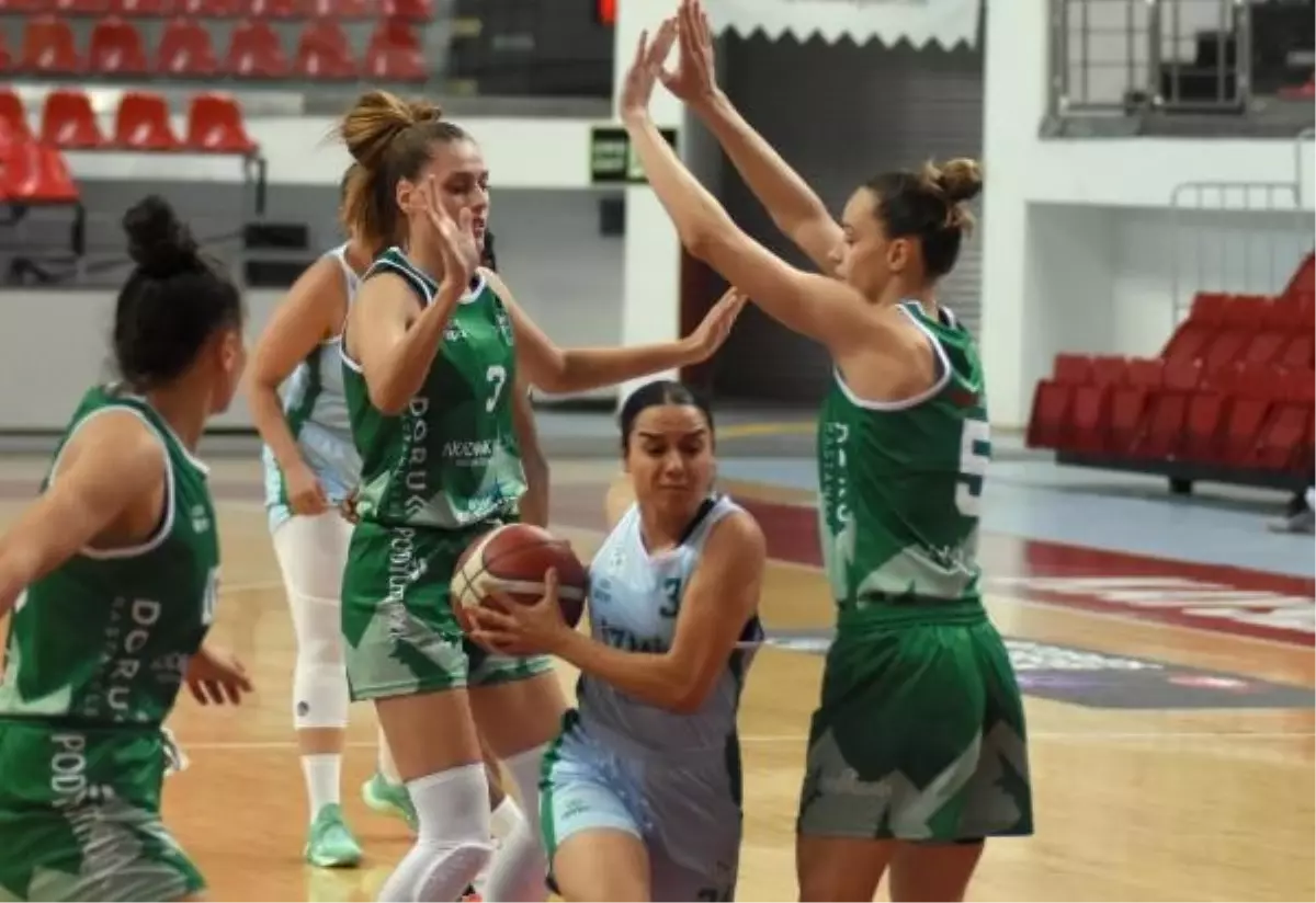 Bursa Uludağ Basketbol, Erciyes Cup'ta İzmit Belediye Spor'u mağlup etti