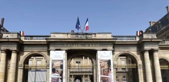Fransa'da Danıştay, okullarda abaya yasağına karşı yapılan itiraza kararını 2 gün içinde verecek