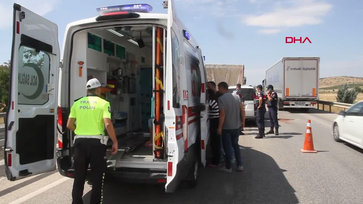 Manisa'da hafriyat kamyonuna arkadan çarpan araçta 7 kişi yaralandı