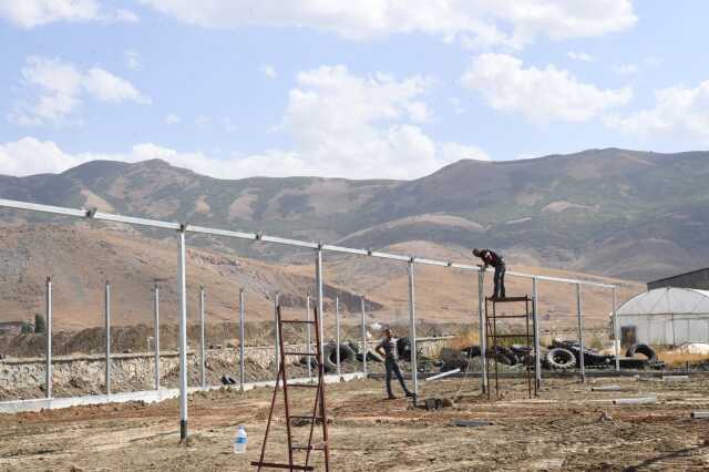Muş Belediyesi Kendi Çiçeklerini Üretecek: Bin 530 Metrekarelik Sera Projesi Devam Ediyor Muş Belediyesi Kendi Çiçeklerini Üretecek: Bin 530 Metrekarelik Sera Projesi Devam Ediyor