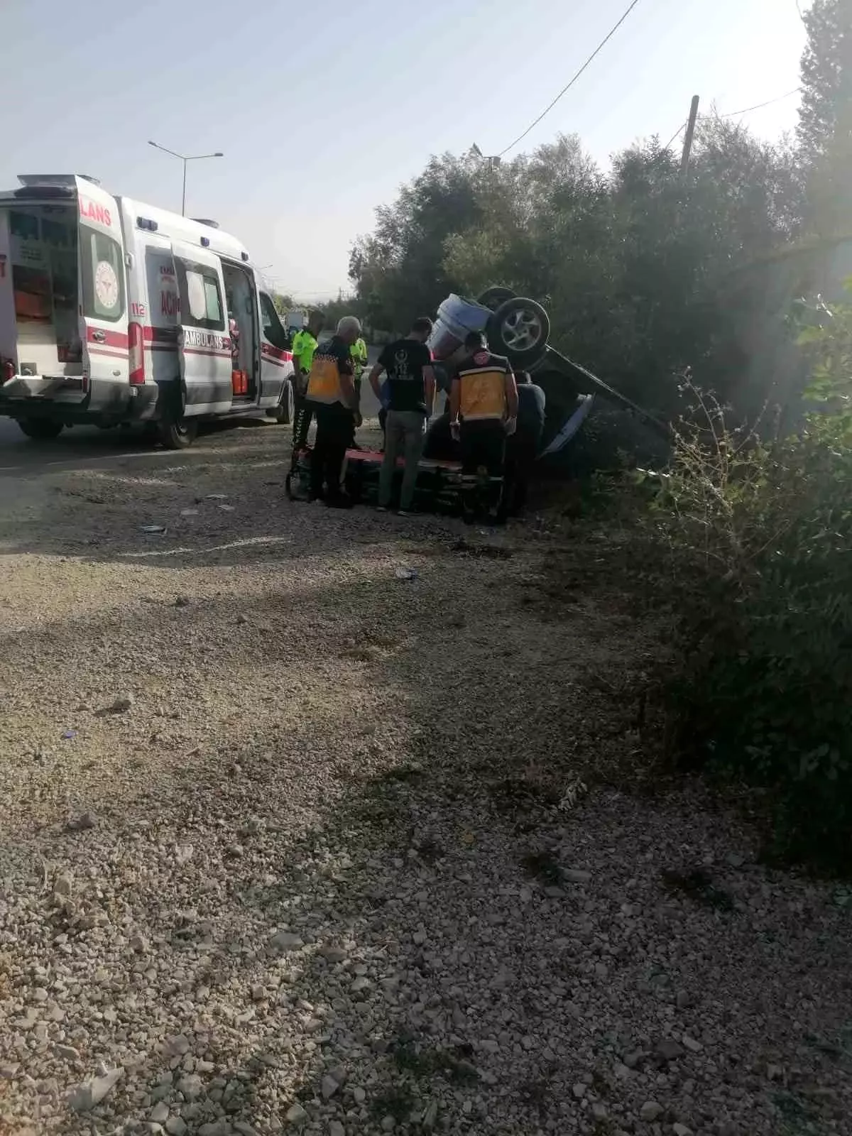 Van'ın Edremit ilçesinde otomobil takla attı: 2 yaralı