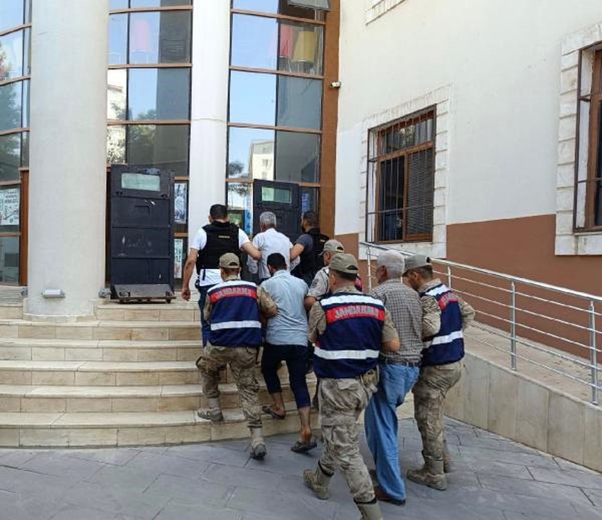 Mazıdağı'nda silahlı saldırıda hayatını kaybeden Kahraman Erdem cinayetiyle ilgili 3 kişi tutuklandı