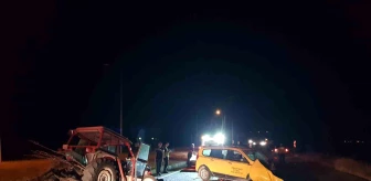 Çorum'un Alaca ilçesinde traktör ile ticari taksi çarpıştı: 3 yaralı