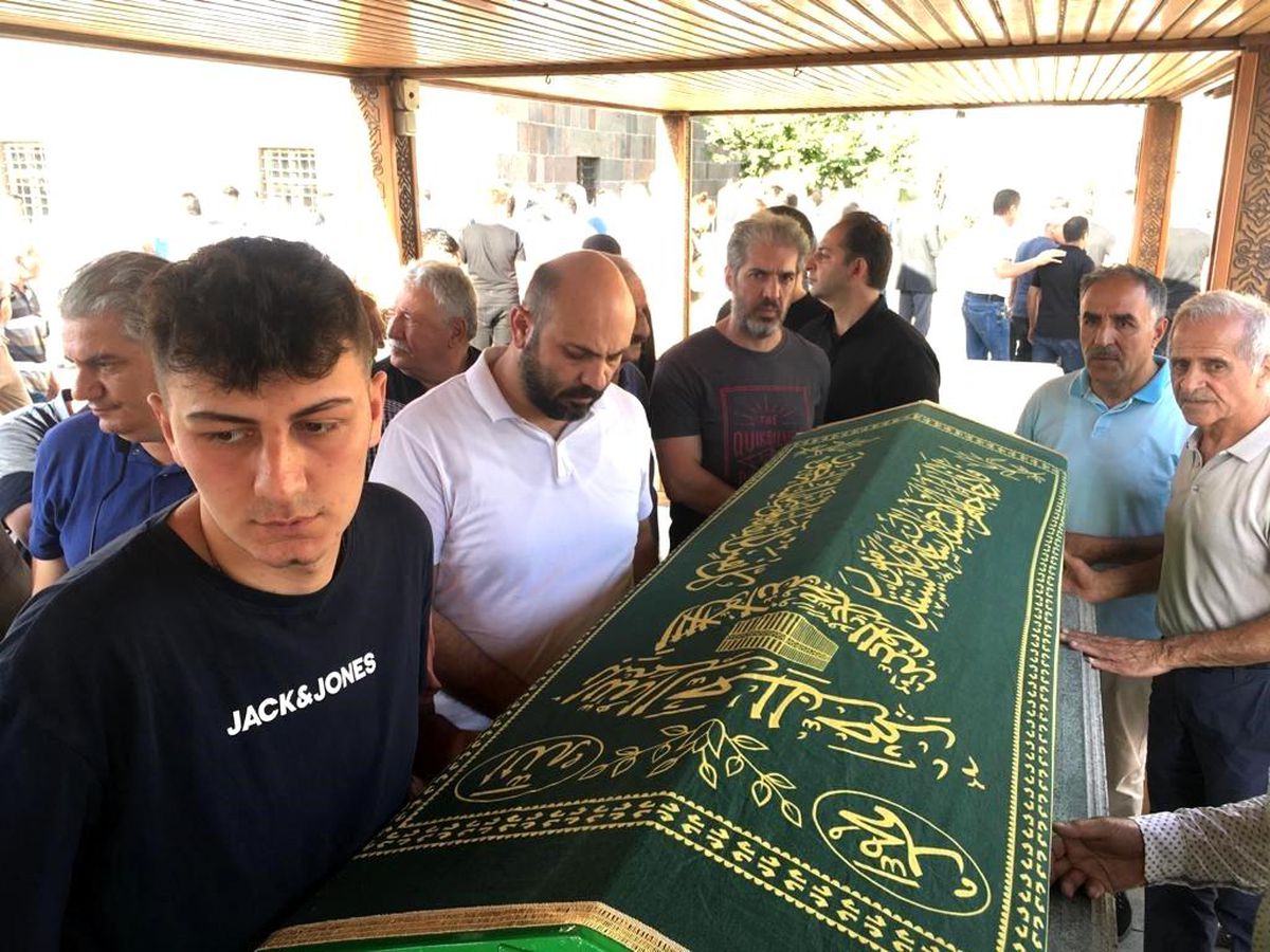Erzurum'un sevilen bürokratlarından Ünal Topçu son yolculuğuna uğurlandı