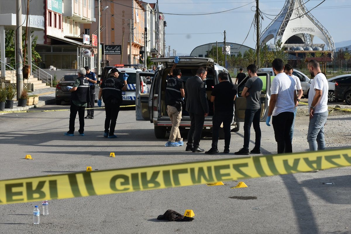 Afyonkarahisar'da Pompalı Tüfekle Bir Kişi Öldü, Bir Kişi Yaralandı