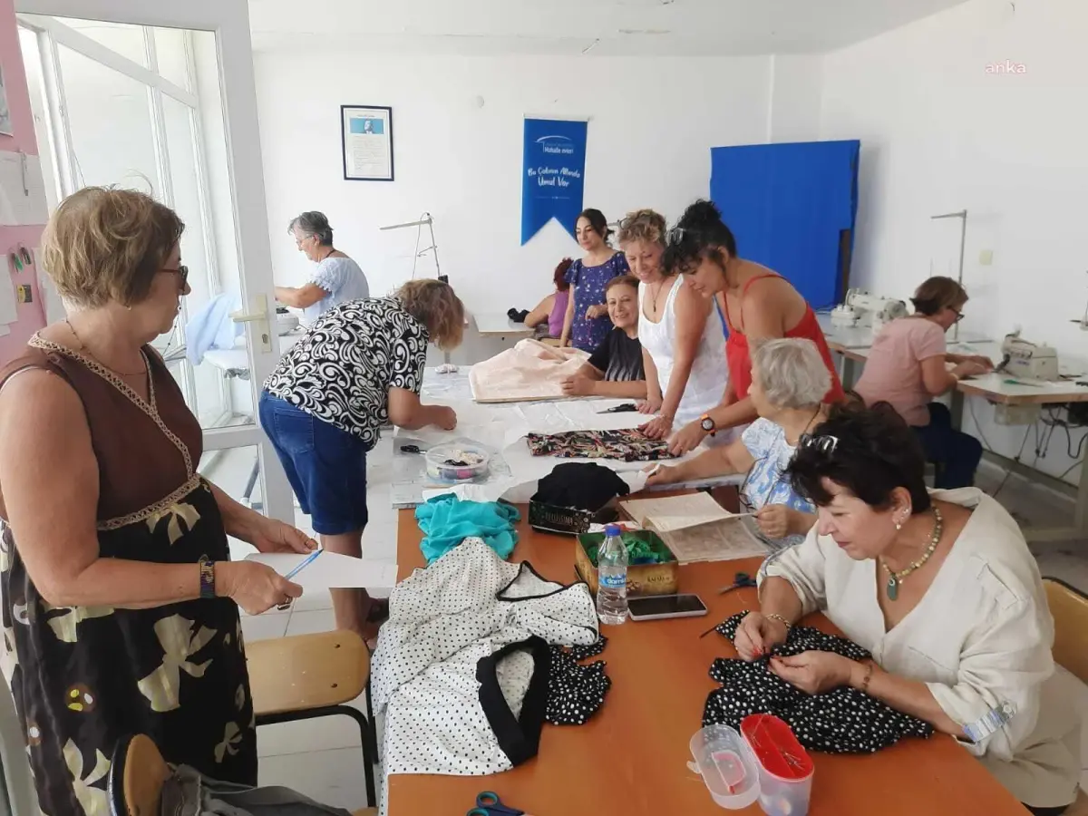 Ayvalık Belediyesi Kadınlara Eğitim Veriyor