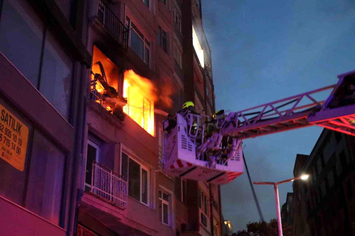 Bandırma'da çıkan yangın korku dolu anlar yaşattı