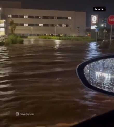 Başakşehir Çam ve Sakura Şehir Hastanesi'ni su bastı! Çam ve Sakura Şehir Hastanesi hizmet veriyor mu, kapalı mı?