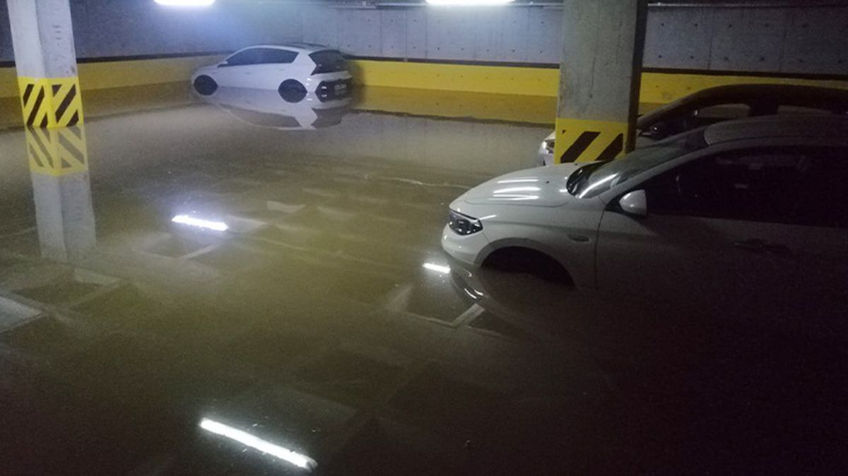 Başakşehir'de selin ardından otoparklar su altında kaldı
