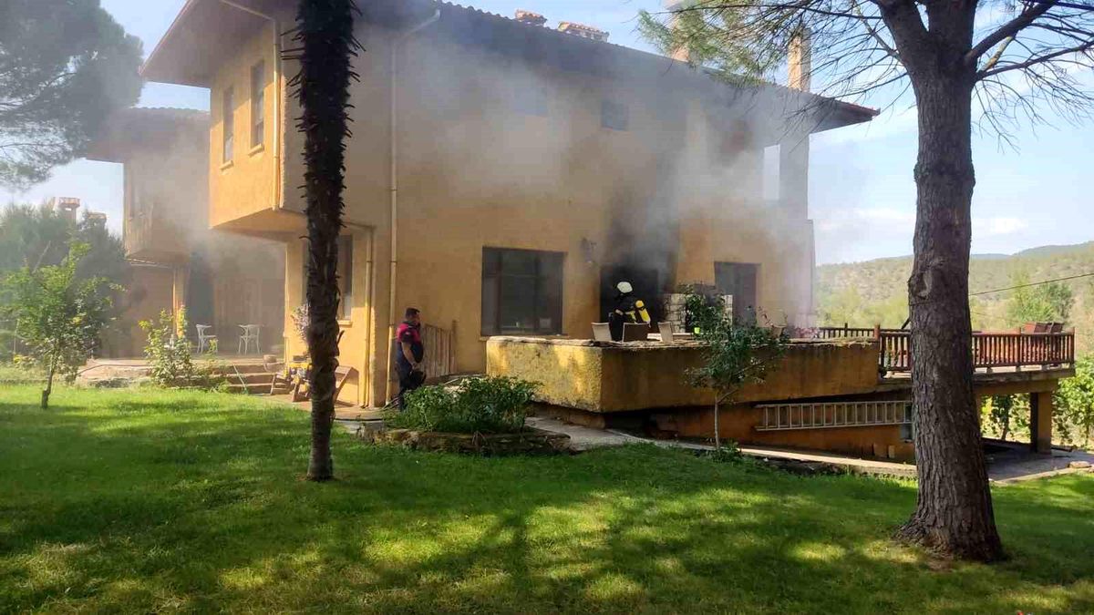 Bilecik'te bir villada yangın çıktı