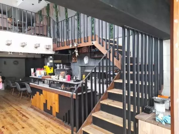 'Annemi arayacağım' diyerek cep telefonunu aldı: Banka hesabında ne var ne yok hepsini kendine gönderdi