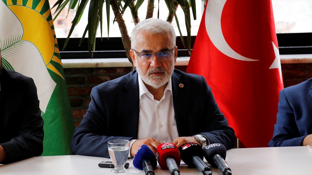 HÜDA PAR Genel Başkanı Yapıcıoğlu: Bu Anayasa Askeri Cunta Anayasasıdır