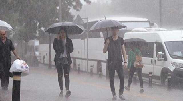 İstanbul'a sel getiren sağanak yağış devam edecek mi? Meteorolojik kaynaklardan merak edilen soruya yanıt İstanbul'a sel getiren sağanak yağış devam edecek mi? Meteorolojik kaynaklardan merak edilen soruya yanıt