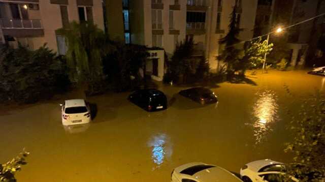 İstanbul'a sel getiren sağanak yağış devam edecek mi? Meteorolojik kaynaklardan merak edilen soruya yanıt İstanbul'a sel getiren sağanak yağış devam edecek mi? Meteorolojik kaynaklardan merak edilen soruya yanıt