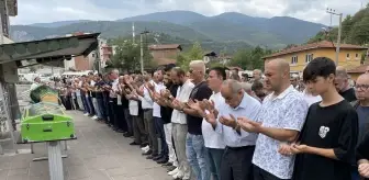 Eşinin av tüfeği ile öldürdüğü kadın ve annesi toprağa verildi