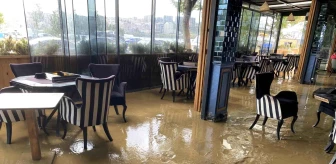 İstanbul'da Sağanak Yağış Restoranı Su Bastı: 70 Kişi Kurtarıldı