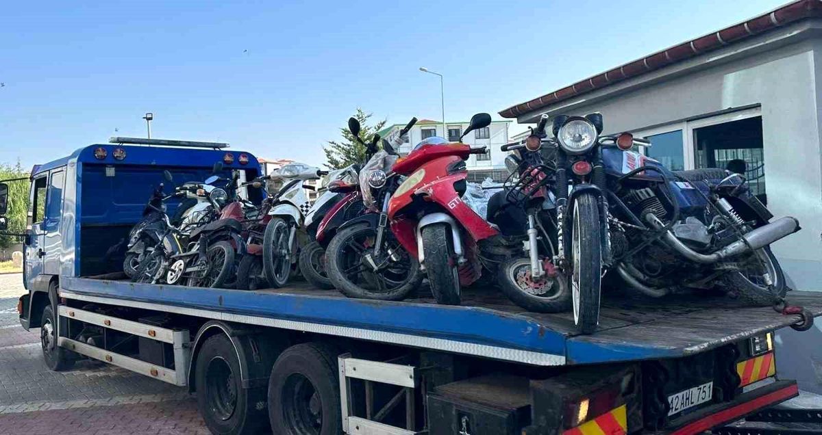 Kulu'da yapılan denetimlerde 24 motosiklet trafikten men edildi
