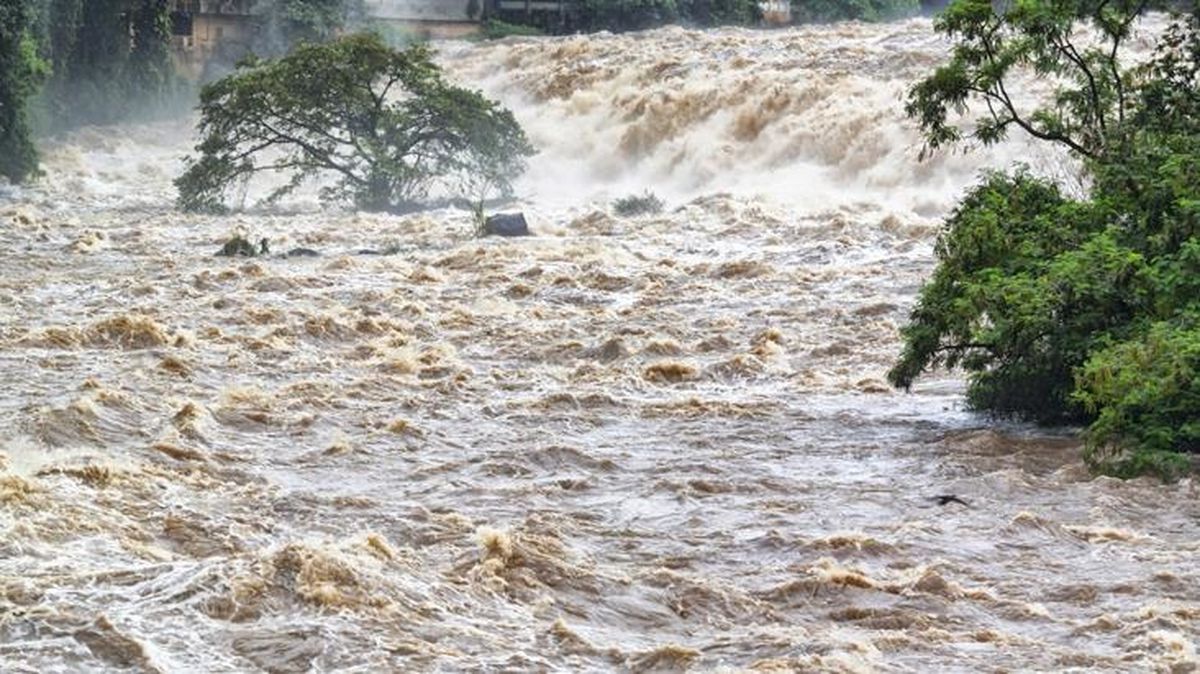 Sel baskınları yaşanabilir! Meteoroloji'den sağanak yağış beklenen 11 il için uyarı