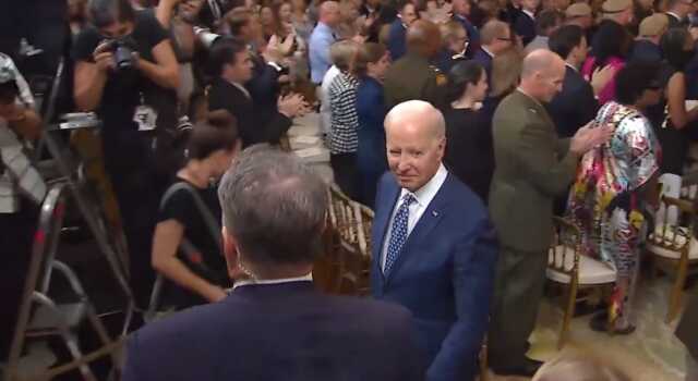 ABD Başkanı Biden, katıldığı Onur Madalyası törenini aniden terk etti ABD Başkanı Biden, katıldığı Onur Madalyası törenini aniden terk etti