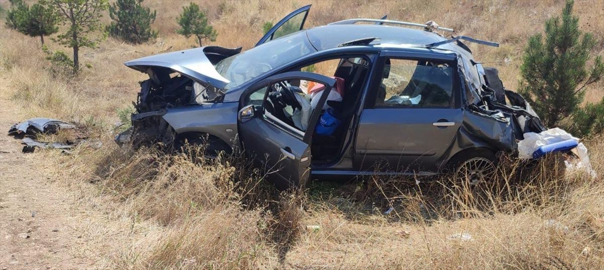 Afyonkarahisar'da meydana gelen trafik kazalarında 3 kişi yaralandı