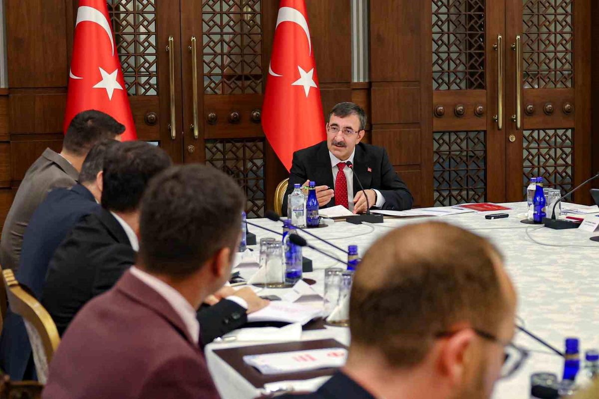 Bakan Işıkhan: 'İhracatın artırılması sürecinde üzerimize düşen en önemli görevlerden bir tanesi istihdam'