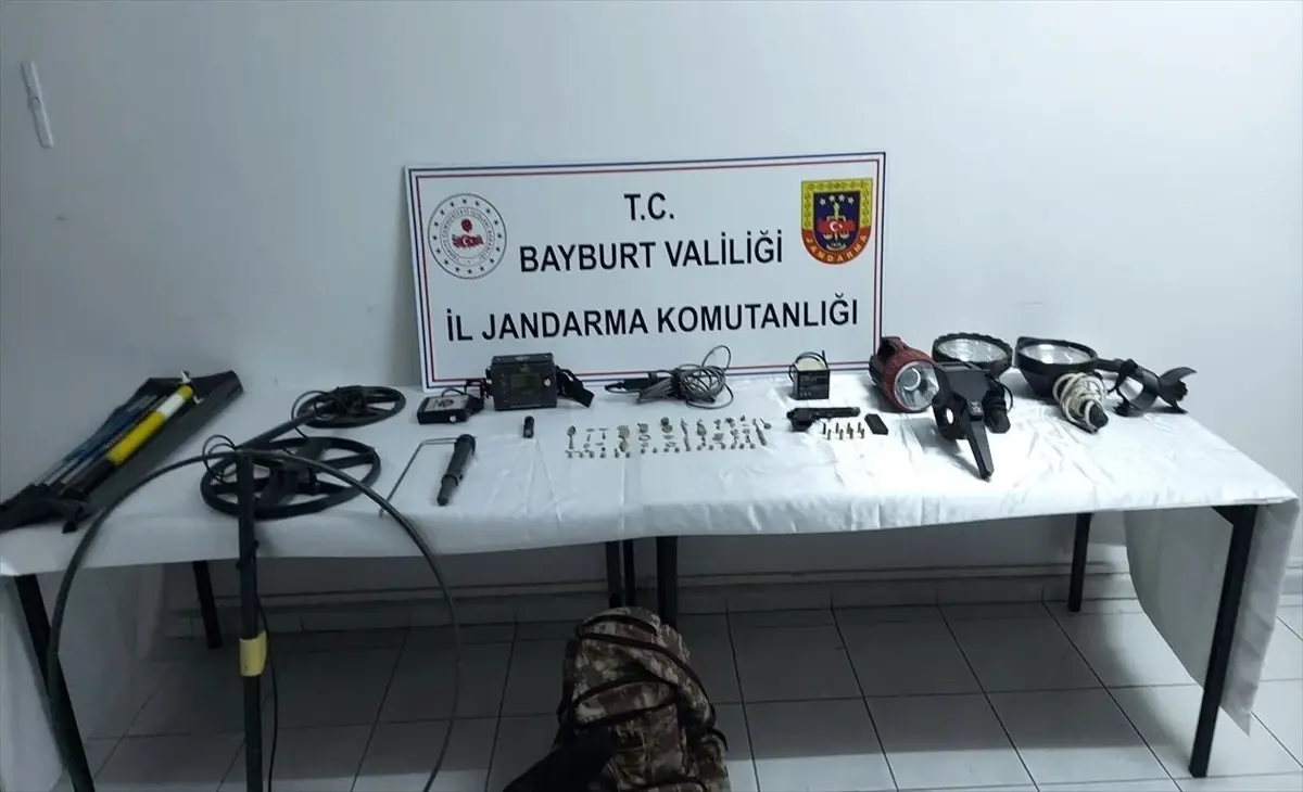 Bayburt'ta Tarihi Eser Kaçakçılığı Operasyonu: 5 Gözaltı
