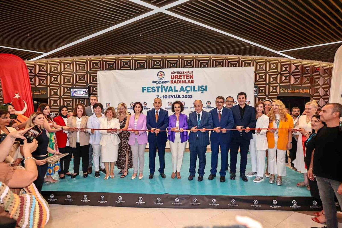 Denizli'de Büyükşehirle Üreten Kadınlar Festivali Başladı
