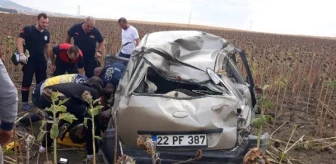 Keşan'da Otomobil Tarlaya Girip Takla Attı: 1 Ölü, 2 Yaralı