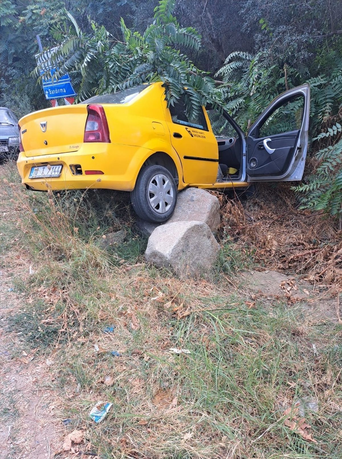 Erdek'te trafik kazası: 2 kişi yaralandı