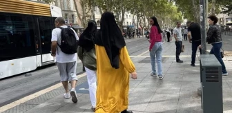 Fransa'da Danıştay okullarda uzun elbise yasağını onayladı, onlarca kız eve geri gönderildi
